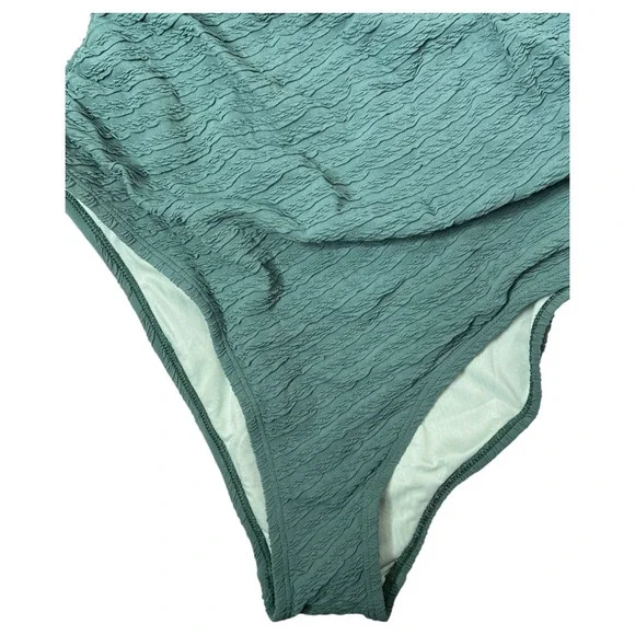 Cupshe Ruched Push-Up Tummy Control One-Piece - Picture 6 of 10